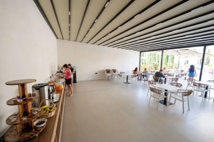 Ksamil Premium Hotel