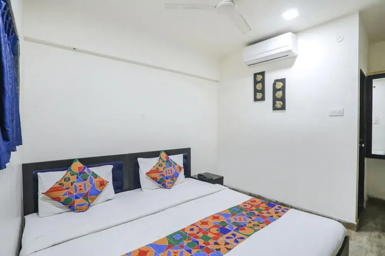 Fabhotel Leo