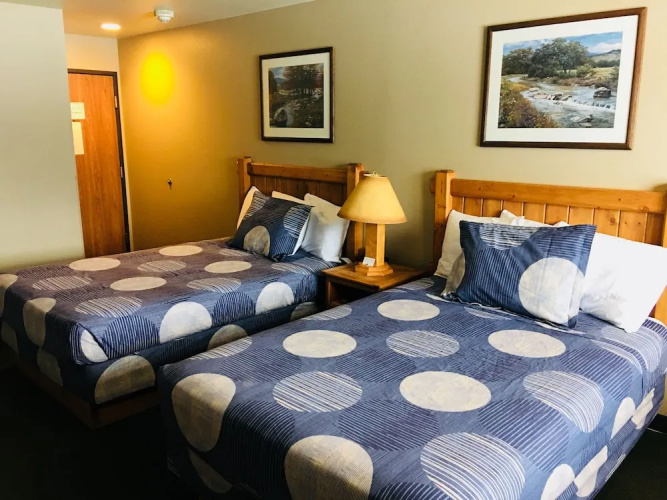 Boulder Creek Inn