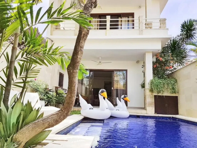 4 Bedrooms Villa