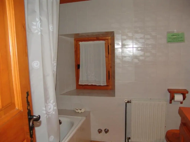 2 Bedrooms Chalet