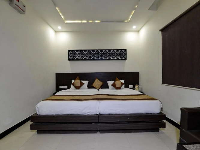 OYO 9590 P S Villa