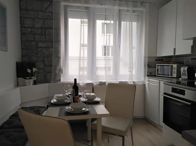 1 Bedroom Apartment