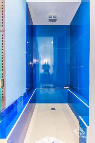 Deep Blue Condos - 201