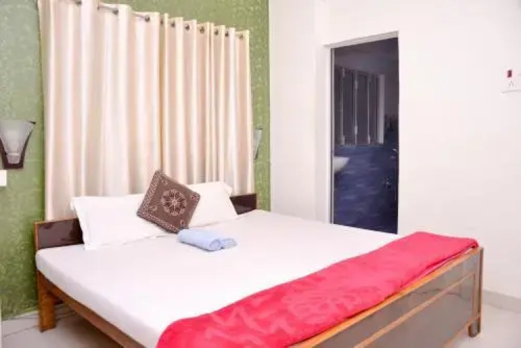 Lake View Hotel