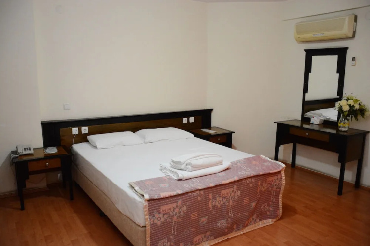 Pinus Apart & Hotel
