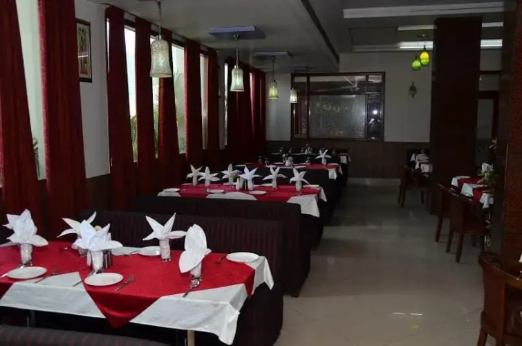 Hotel Shine 72
