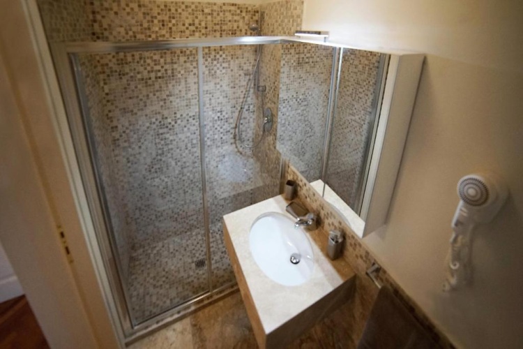 3 Bedrooms Apartment