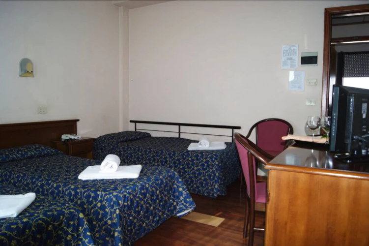 Hotel Resi & Dep