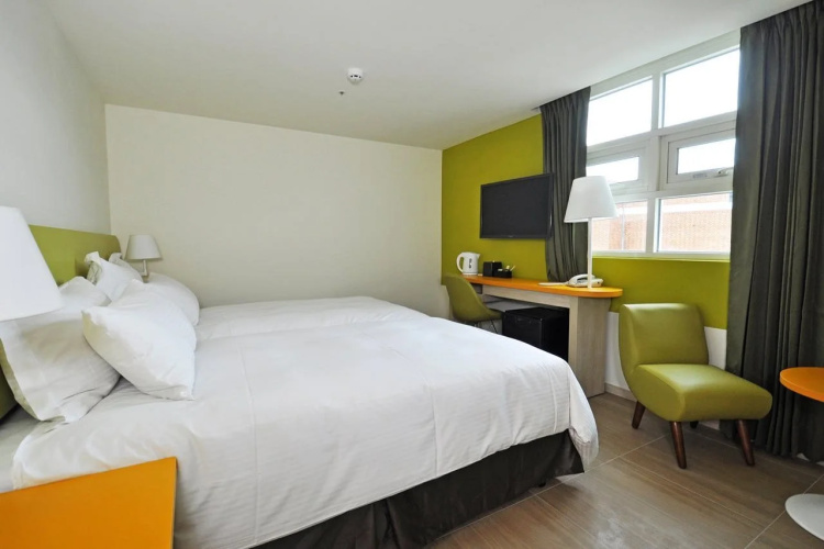 A.MAZ.INN Kending