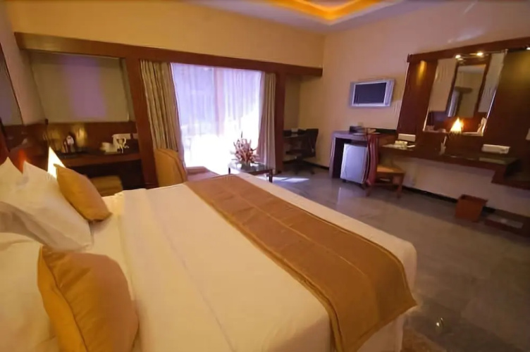 Velan Hotel Greenfields