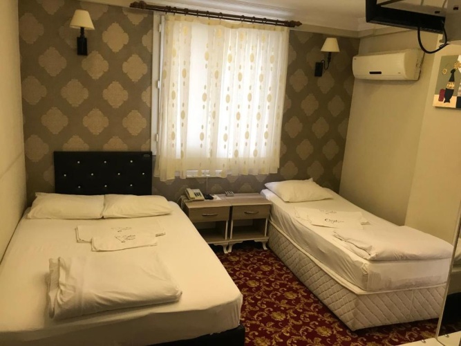 Standard Triple room