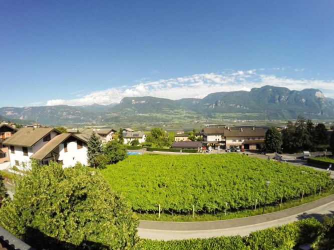 Apartment with mountain view