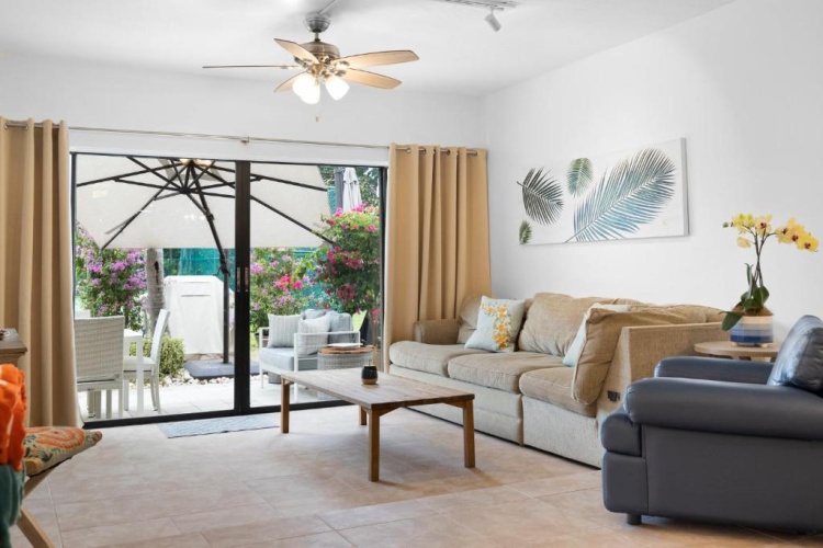 2 Bedrooms Cottage