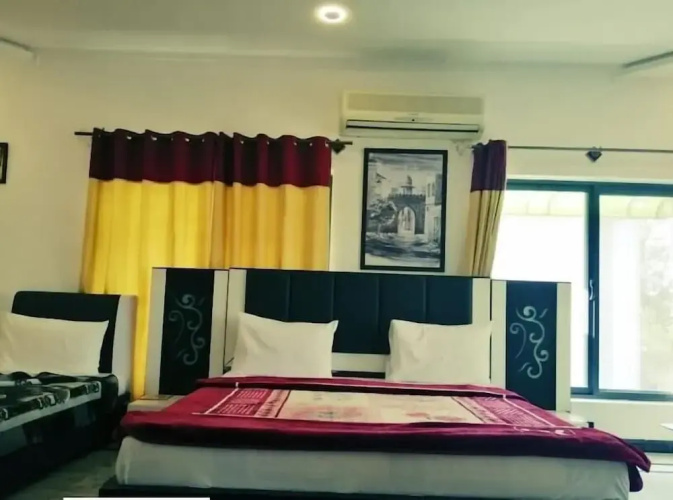 Roomi Guest House