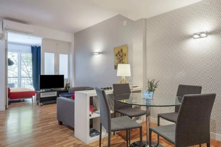 Lovely 1bed Apt W/balcony in Eixample