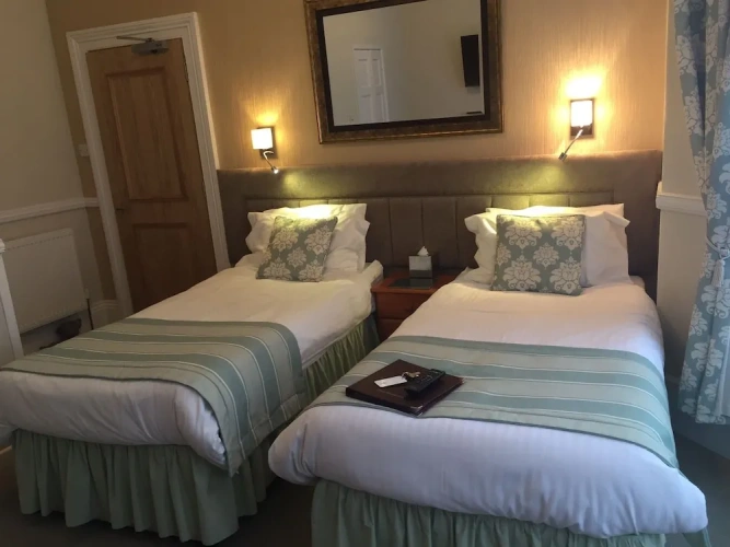 Standard Twin Basement room