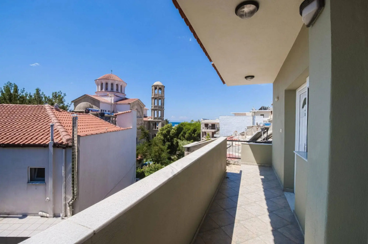 Lina Apartments