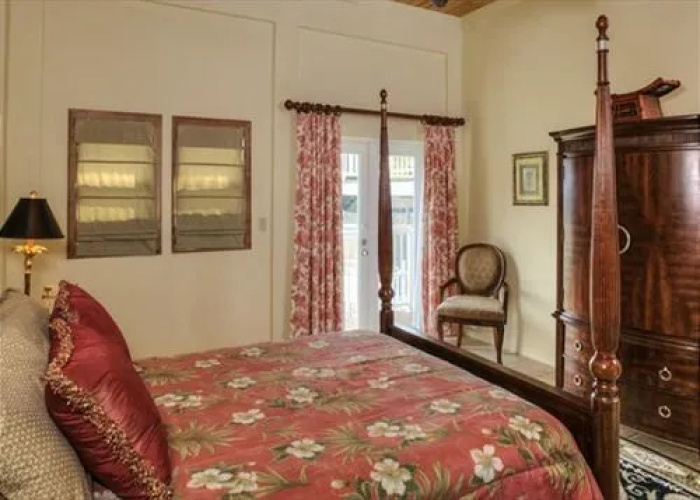 Island Manor