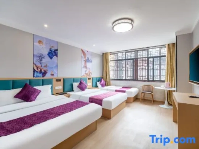 Standard Triple room