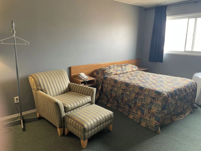 Grizzly Motor Hotel