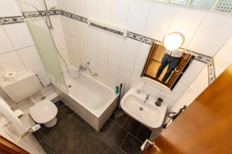 AVR Apartment HOF 7