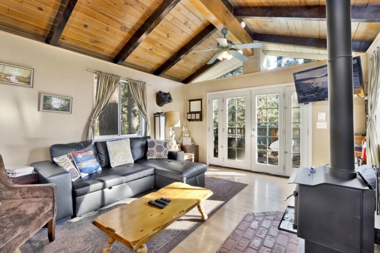 2209-hawks Nest 2 Bedroom Home by Redawning