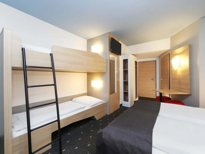 Standard Quadruple room