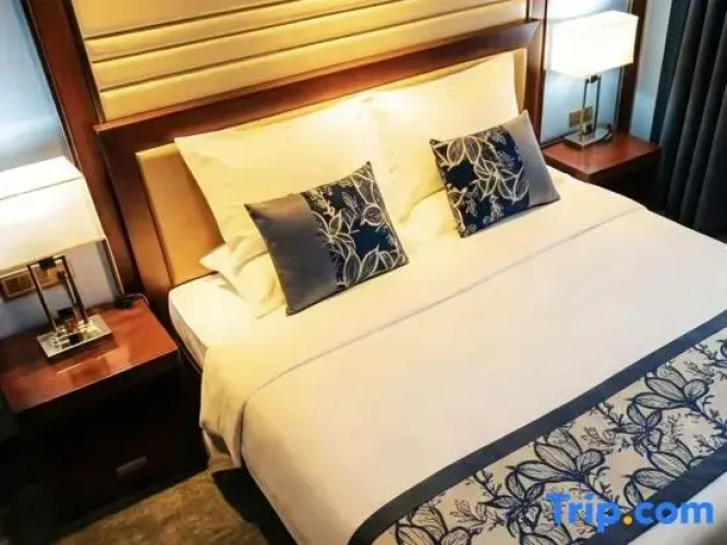 Luxury Suite