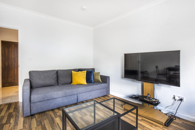 Fast Wifi Pet-friendly Sleeps 6