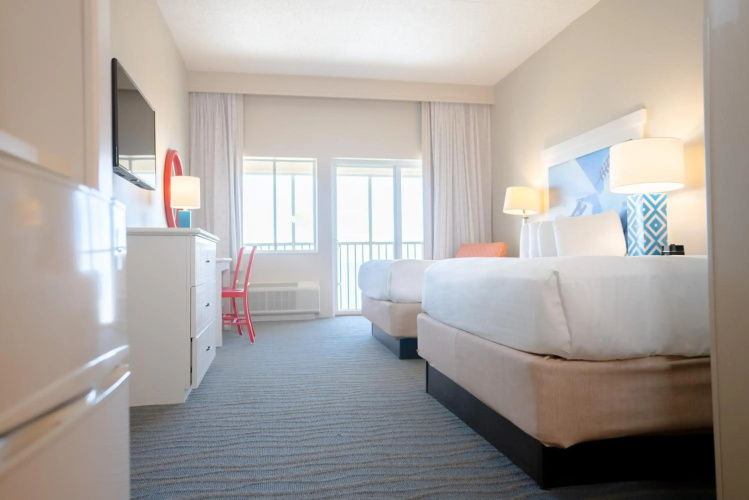 Cedar Point's Hotel Breakers
