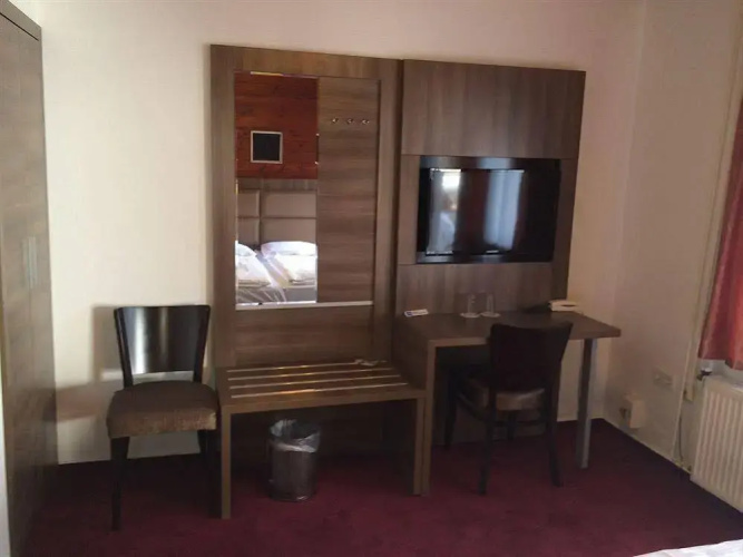 Motel 21