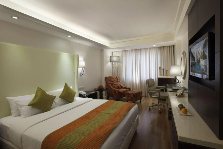 Hotel Savera