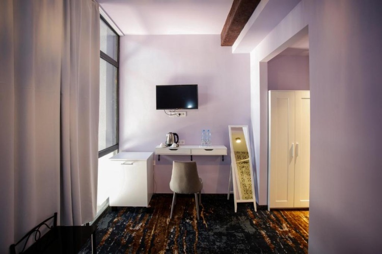 Standard Double room with city view