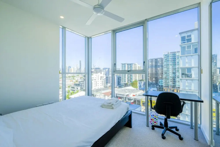 Sofun Apartment In Newstead