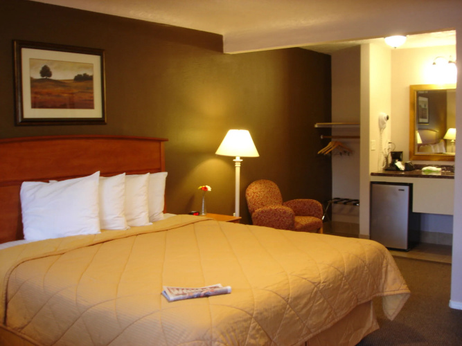 Valueinn Eugene - Airport