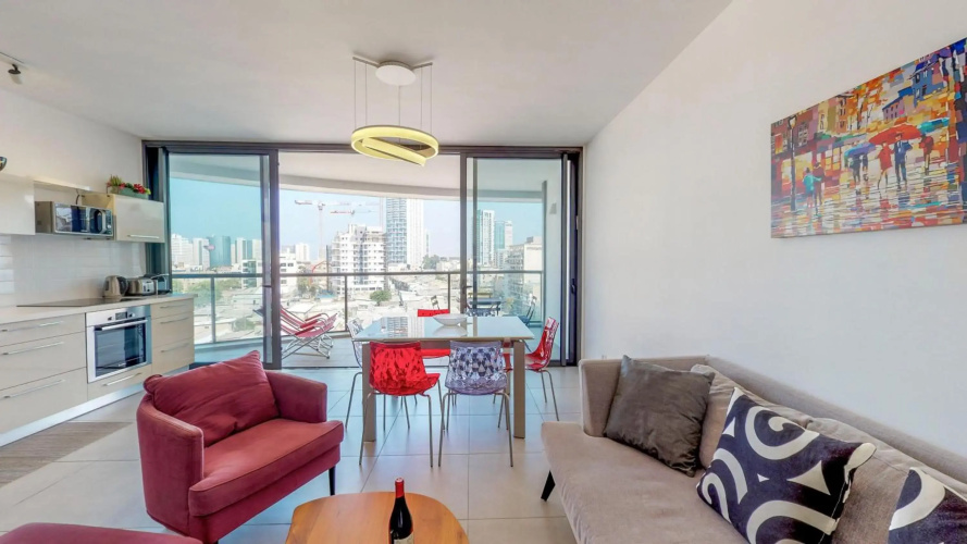 Luminous 3BR in Florentine