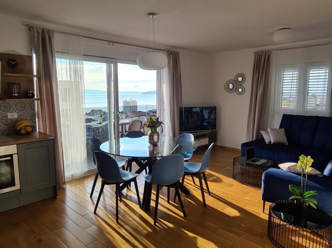 3 Bedrooms Apartment