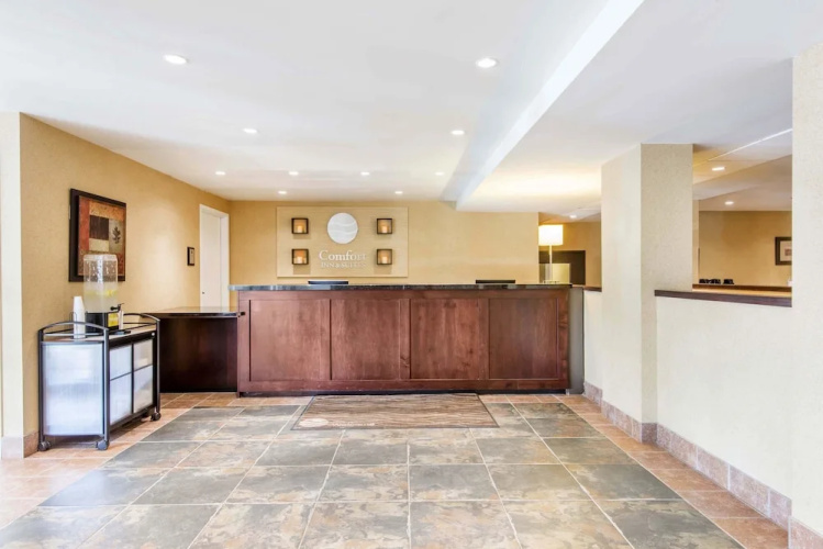Holiday Inn Express & Suites