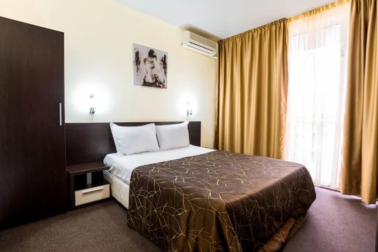 HOTEL Yanis