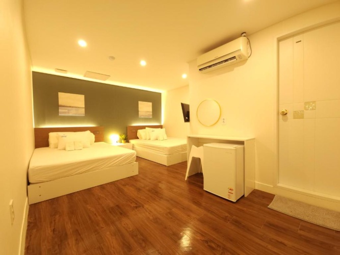 Deluxe Quadruple room