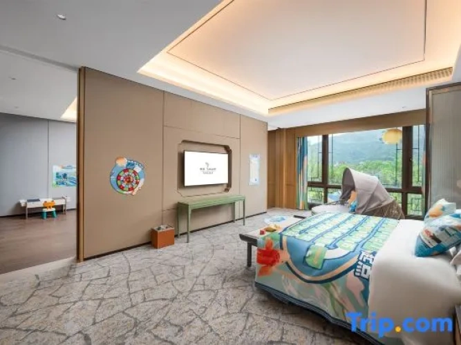 Deluxe Double Family Suite