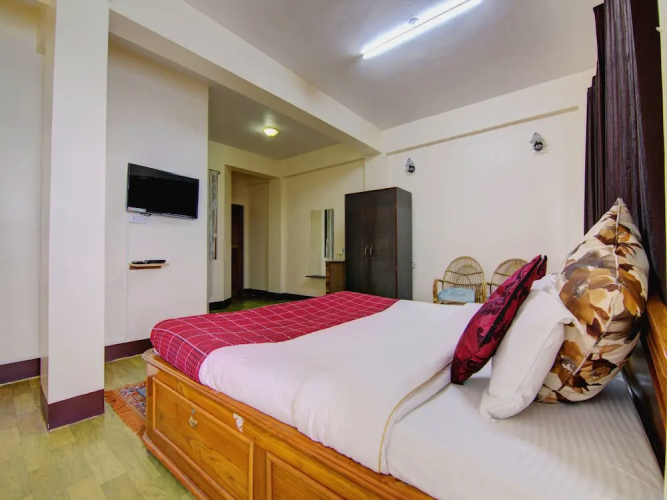 OYO 13844 AKD Hotel