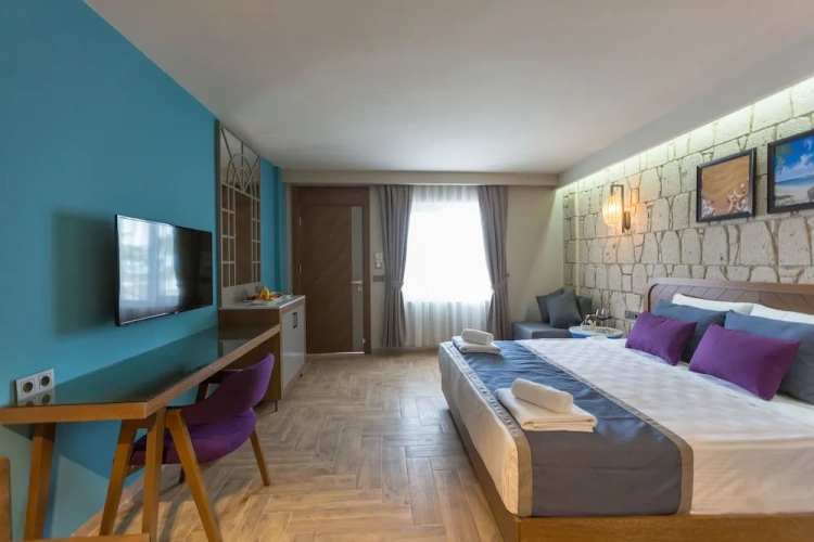 Deluxe room with balcony and with garden view