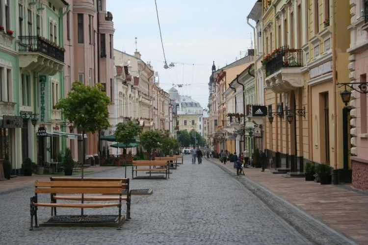 Two-bedroom on Lesi Ukrainky