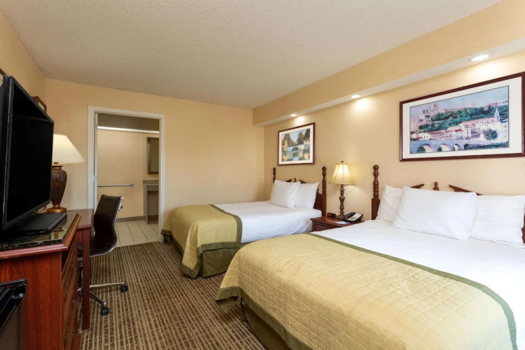 Baymont Inn & Suites Easley/Greenville