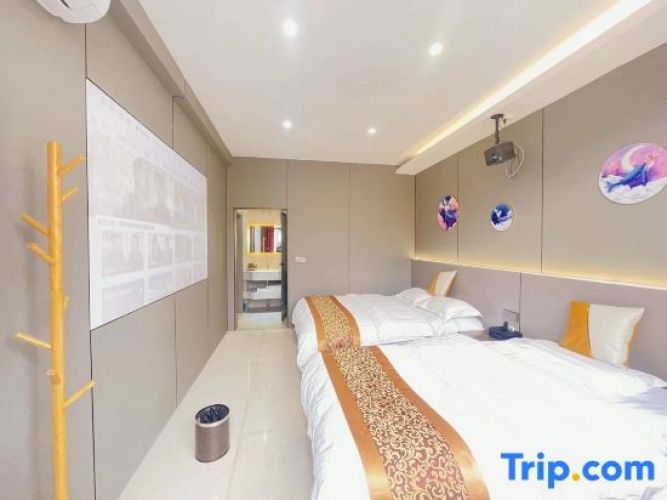 Standard Triple Family room