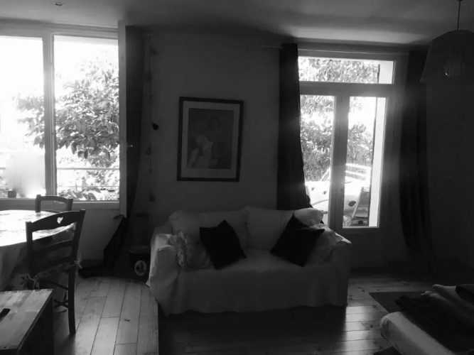 À l'ombre du mûrier