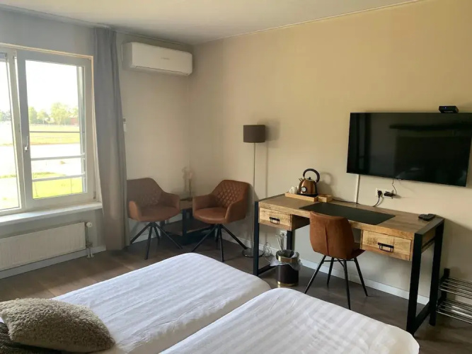 Human & Horse Hotel