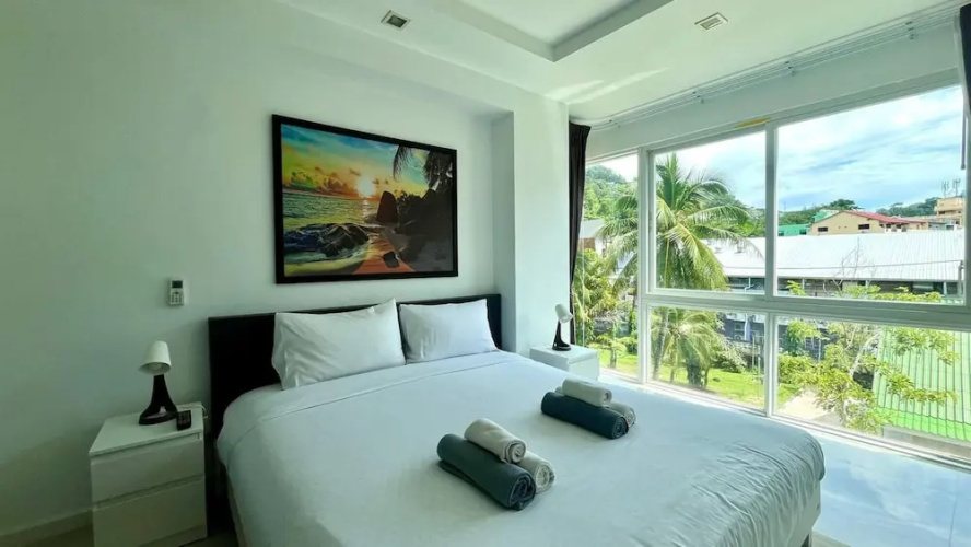 6-17 - 2 Bdr Condo With Balcony and Shared Pool